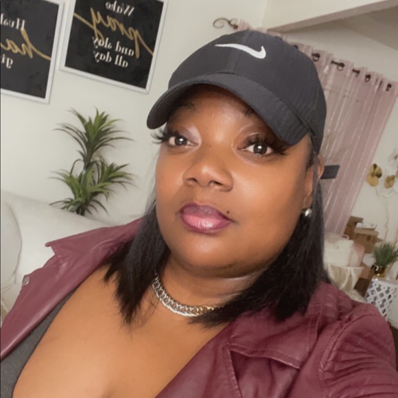 Meet the Posher - Picture 3 of 3